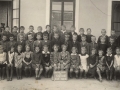 1) ZŠ Výrov 1. třída s učitelem Františkem Dlouhým [1937/8]